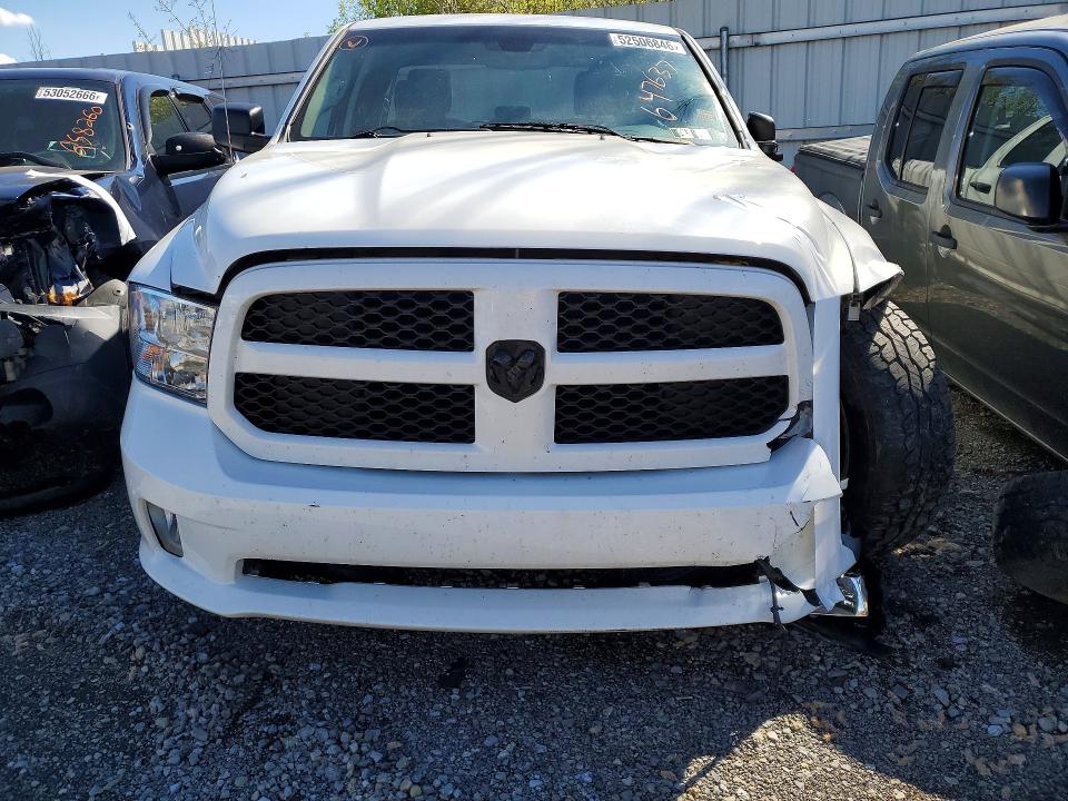 52506846 :رقم المزاد ، 1C6RR7FT9FS647637 vin ، 2015 Ram 1500 مزاد بيع