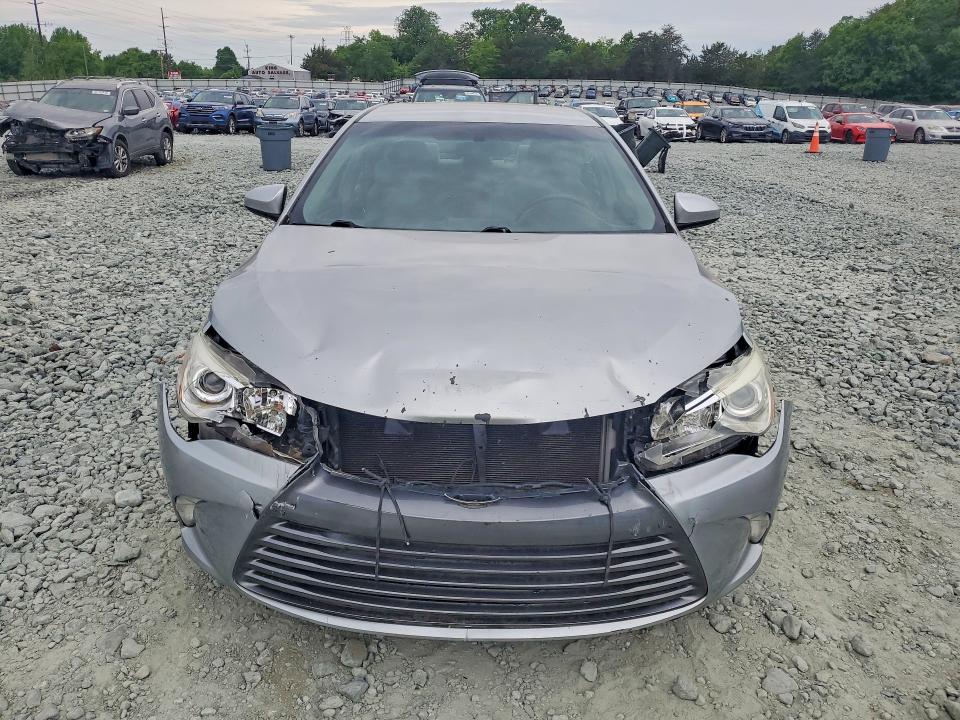 52502936 :رقم المزاد ، 4T4BF1FK5FR484093 vin ، 2015 Toyota Camry مزاد بيع