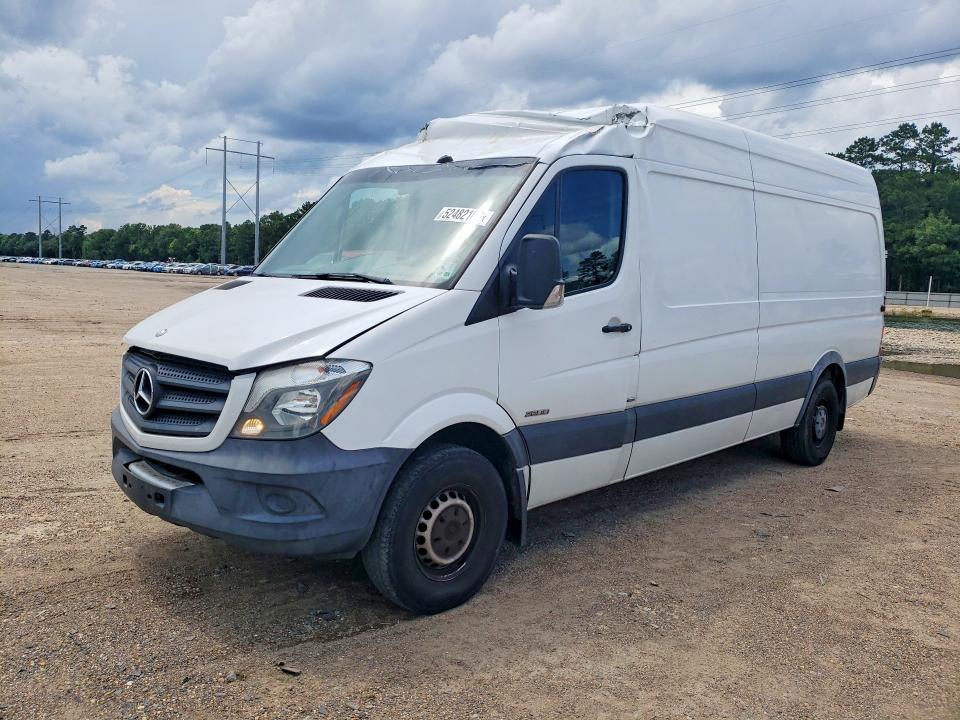 52482106 :رقم المزاد ، WD3PE8DC8F5981560 vin ، 2015 Mercedes Benz Sprinter مزاد بيع