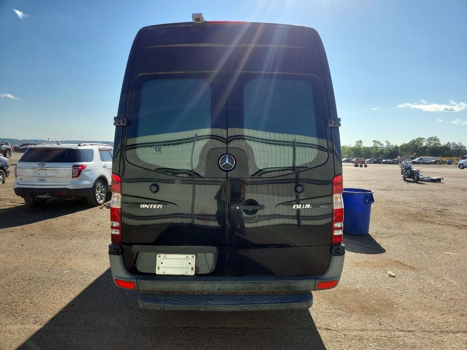 55446656 :رقم المزاد ، WD3PE8CC8B5531693 vin ، 2011 Mercedes-benz Sprinter مزاد بيع