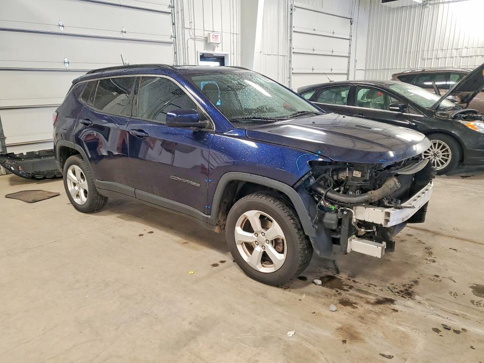 54781176 :رقم المزاد ، 3C4NJDBBXHT688726 vin ، 2017 Jeep Compass مزاد بيع