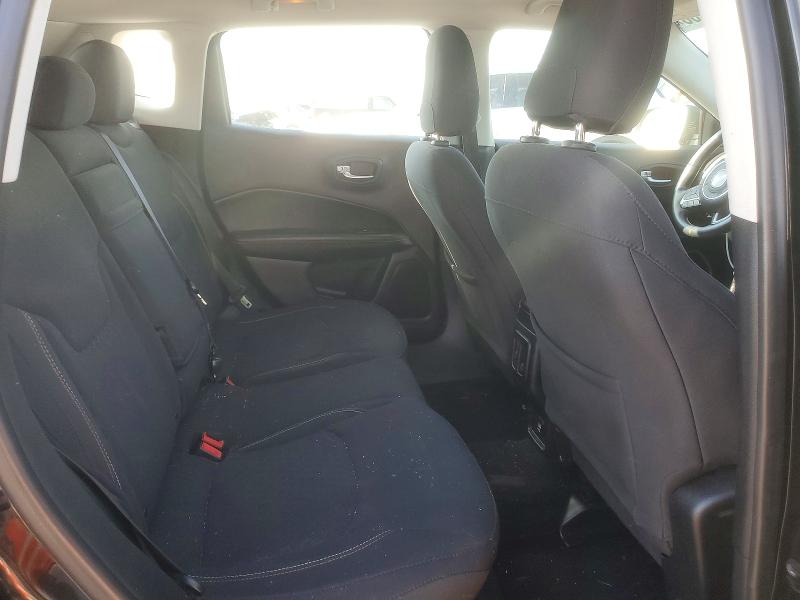 55530786 :رقم المزاد ، 3C4NJCABXJT471453 vin ، 2018 Jeep Compass مزاد بيع