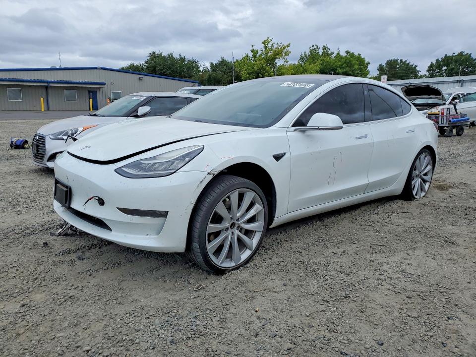 54167586 :رقم المزاد ، 5YJ3E1EA7JF047325 vin ، 2018 Tesla Model 3 مزاد بيع