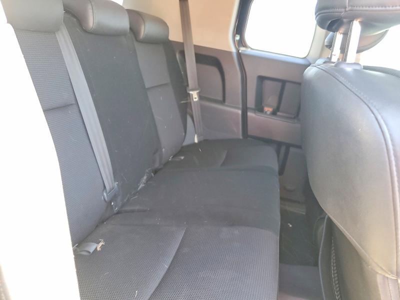53601856 :رقم المزاد ، JTEBU11F570017355 vin ، 2007 Toyota Fj Cruiser مزاد بيع