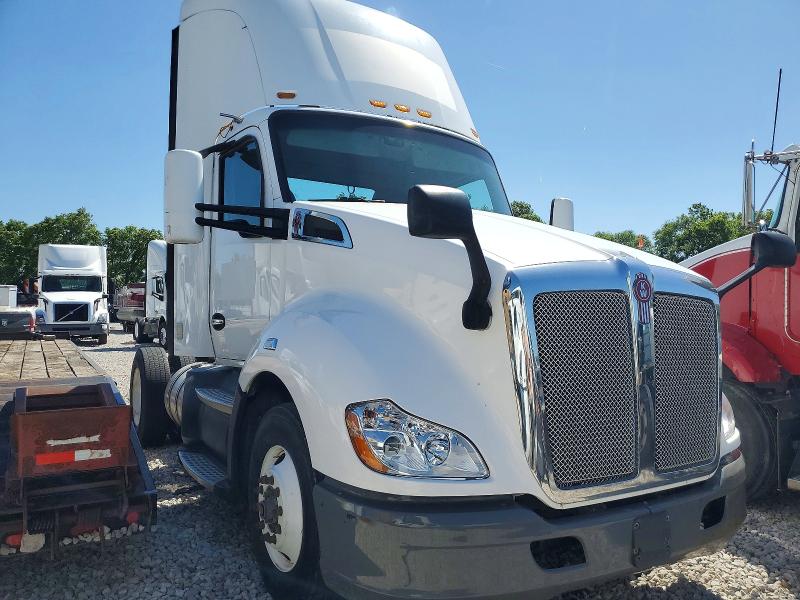 Продажа на аукционе авто 2016 Kenworth T680, vin: 1XKYA48X6GJ496309, номер лота: 46211026