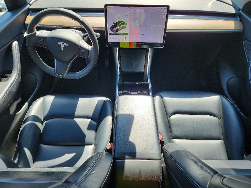 51991556 :رقم المزاد ، 5YJYGDEE1MF061939 vin ، 2021 Tesla Model Y مزاد بيع