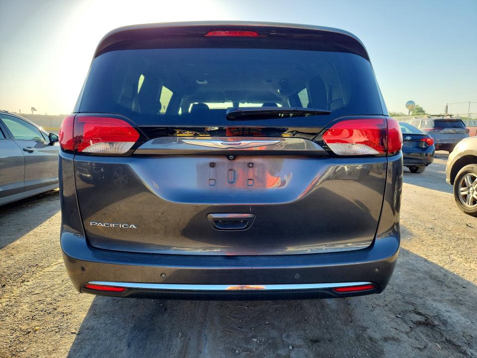 2020 Chrysler Pacifica მანქანა იყიდება აუქციონზე, vin: 2C4RC1FG1LR121820, აუქციონის ნომერი: 53120836