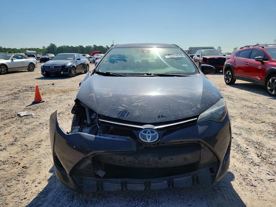 53744006 :رقم المزاد ، 5YFBURHE5JP762166 vin ، 2018 Toyota Corolla مزاد بيع