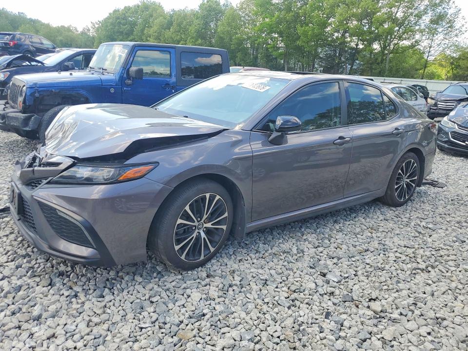 Auction sale of the 2022 Toyota Camry, vin: 4T1G11BKXNU069421, lot number: 53703876