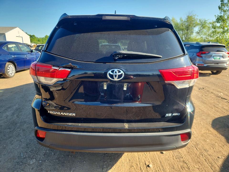 Продажа на аукционе авто 2018 Toyota Highlander, vin: 5TDJZRFH7JS900436, номер лота: 54871416