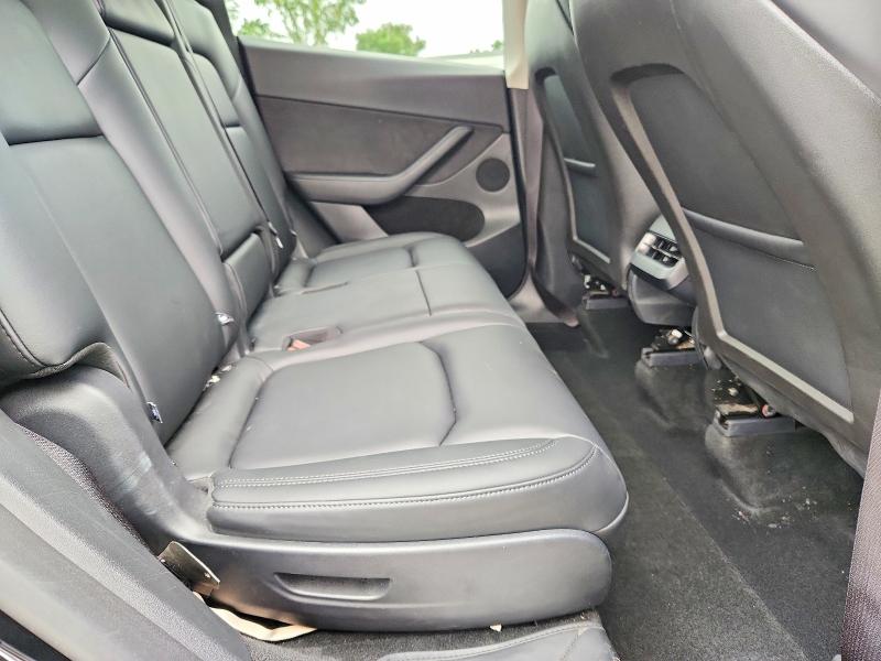 52556006 :رقم المزاد ، 7SAYGAEE1SF221753 vin ، 2025 Tesla Model Y مزاد بيع