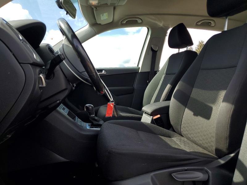 53657896 :رقم المزاد ، WVGBV7AX2JK001067 vin ، 2018 Volkswagen Tiguan Limited مزاد بيع