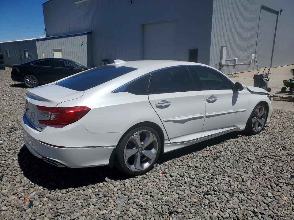 Продажа на аукционе авто 2018 Honda Accord, vin: 1HGCV1F98JA034338, номер лота: 52937676