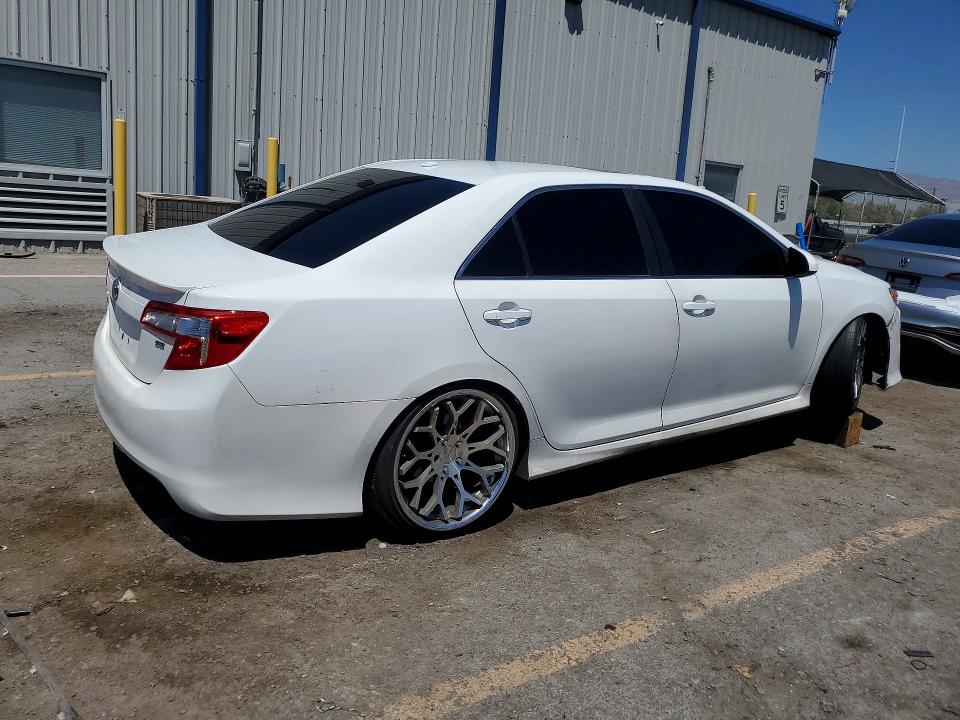 53941886 :رقم المزاد ، 4T1BK1FK5CU510662 vin ، 2012 Toyota Camry مزاد بيع