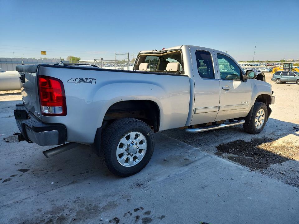 51785836 :رقم المزاد ، 1GT221CG7BZ406695 vin ، 2011 Gmc Sierra مزاد بيع