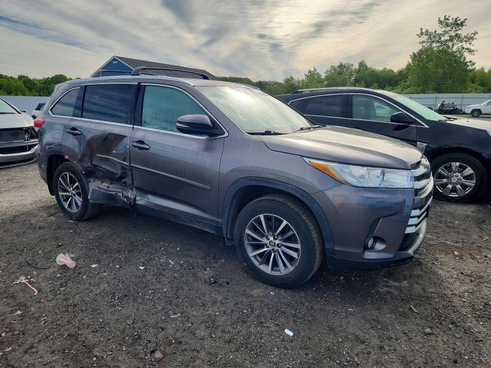 2019 Toyota Highlander მანქანა იყიდება აუქციონზე, vin: 5TDJZRFHXKS597394, აუქციონის ნომერი: 54829976