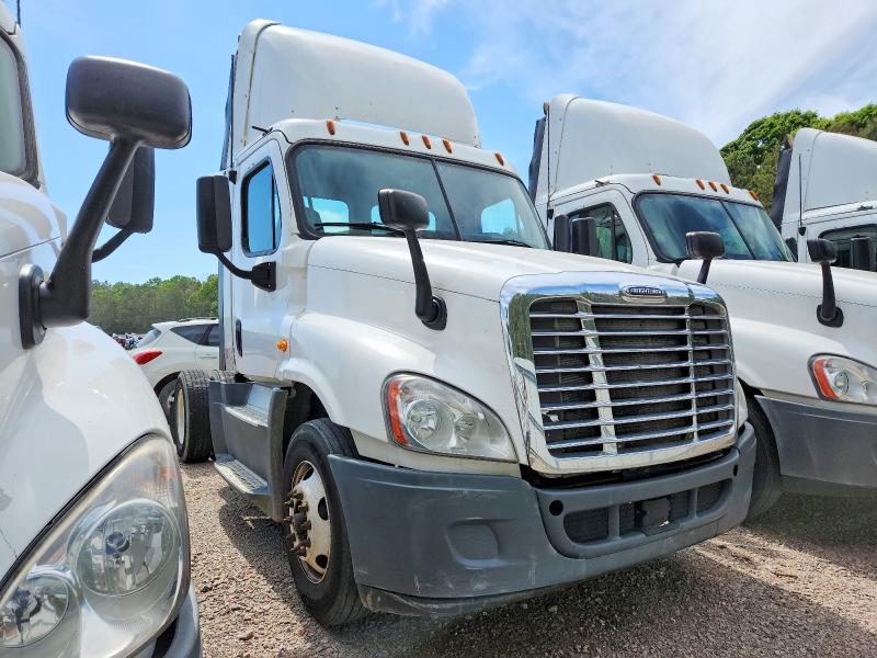 2016 Freightliner Cascadia 125 მანქანა იყიდება აუქციონზე, vin: 1FUBGEDV4GLHC5656, აუქციონის ნომერი: 50607586