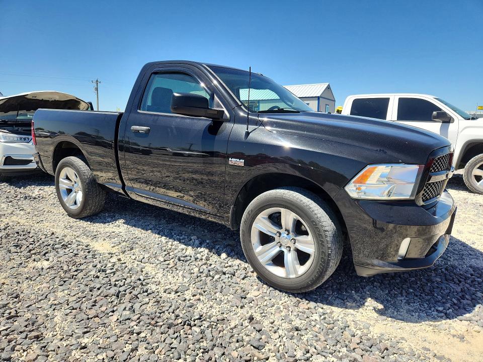 53659796 :رقم المزاد ، 3C6JR6ATXFG618394 vin ، 2015 Ram 1500 مزاد بيع