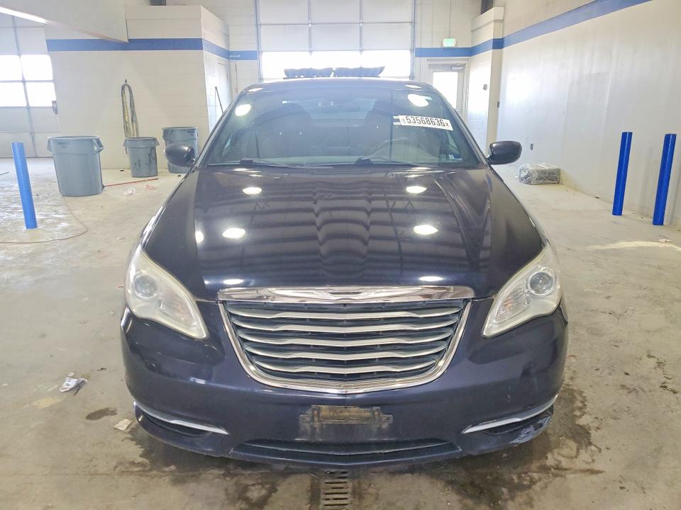 53568636 :رقم المزاد ، 1C3BC1FG2BN525419 vin ، 2011 Chrysler 200 مزاد بيع