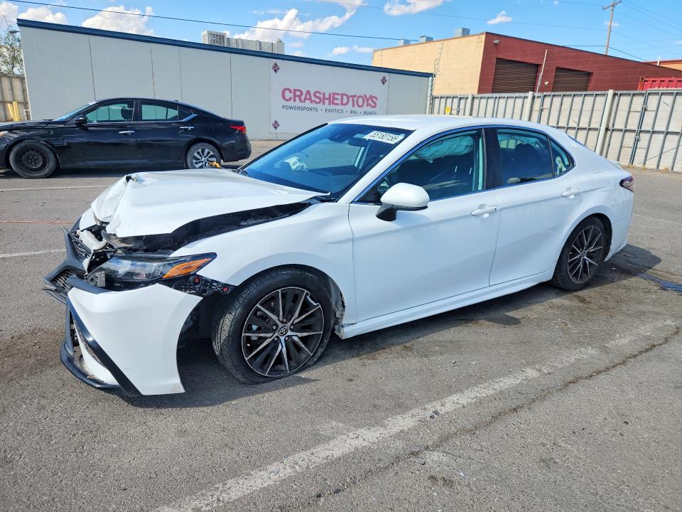 55180156 :رقم المزاد ، 4T1G11AK0MU548821 vin ، 2021 Toyota Camry مزاد بيع