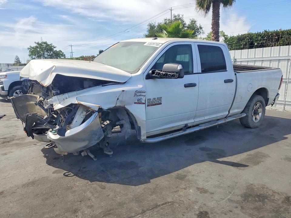 53828746 :رقم المزاد ، 3C6UR5CL1DG563819 vin ، 2013 Ram 2500 مزاد بيع