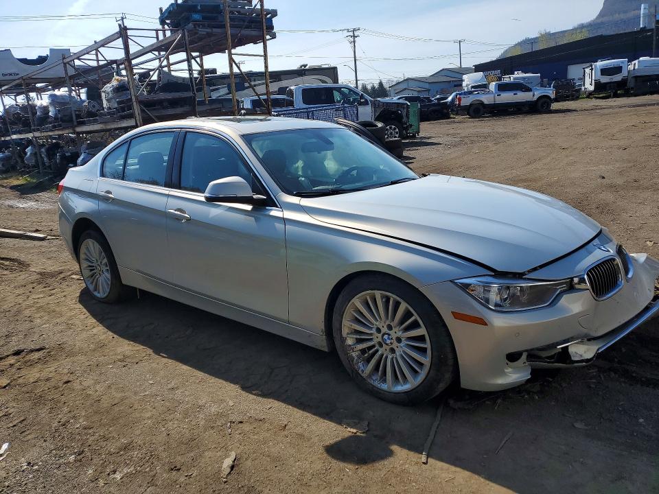 53926776 :رقم المزاد ، WBA3B3G52ENR82552 vin ، 2014 Bmw 328 مزاد بيع