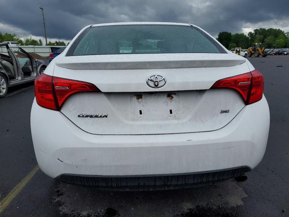 53388106 :رقم المزاد ، 2T1BURHE8JC023860 vin ، 2018 Toyota Corolla مزاد بيع