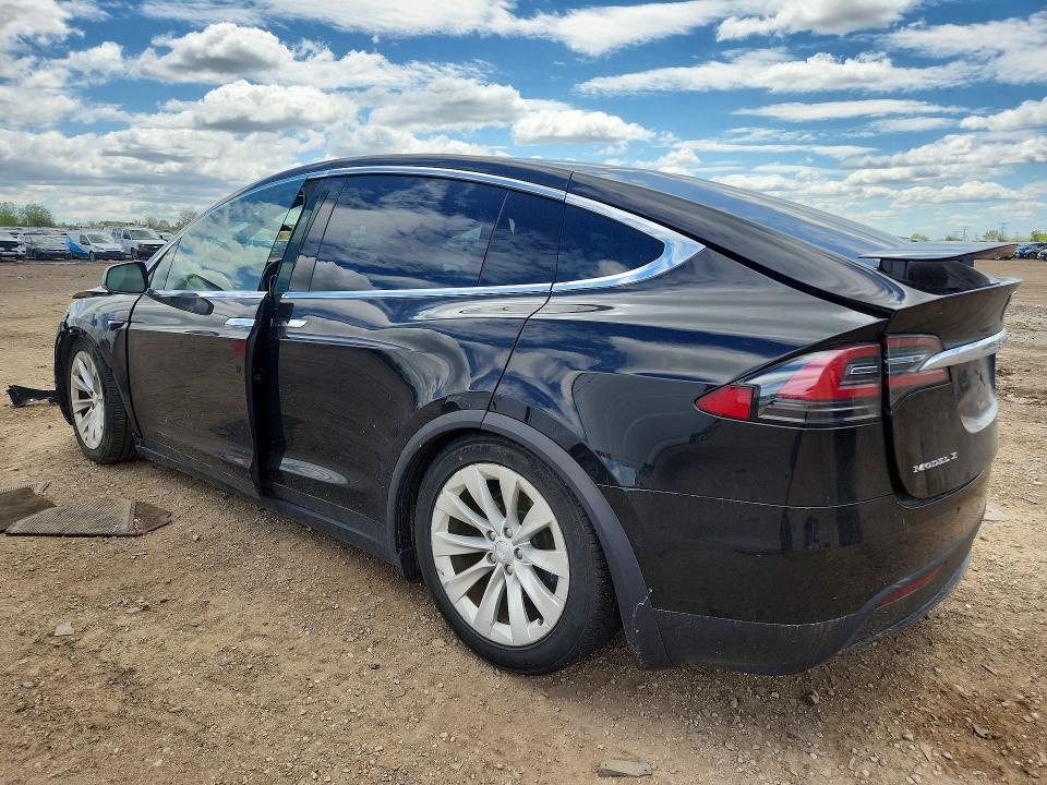 52667776 :رقم المزاد ، 5YJXCAE20JF120762 vin ، 2018 Tesla Model X مزاد بيع