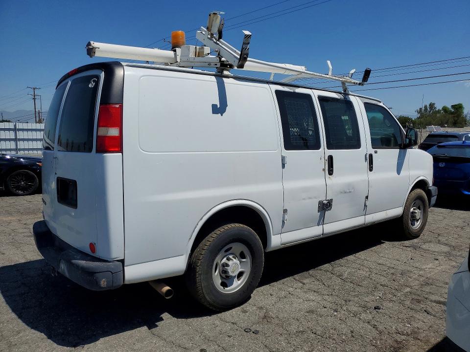 52710456 :رقم المزاد ، 1GCGG25V271223770 vin ، 2007 Chev Express G2500 مزاد بيع