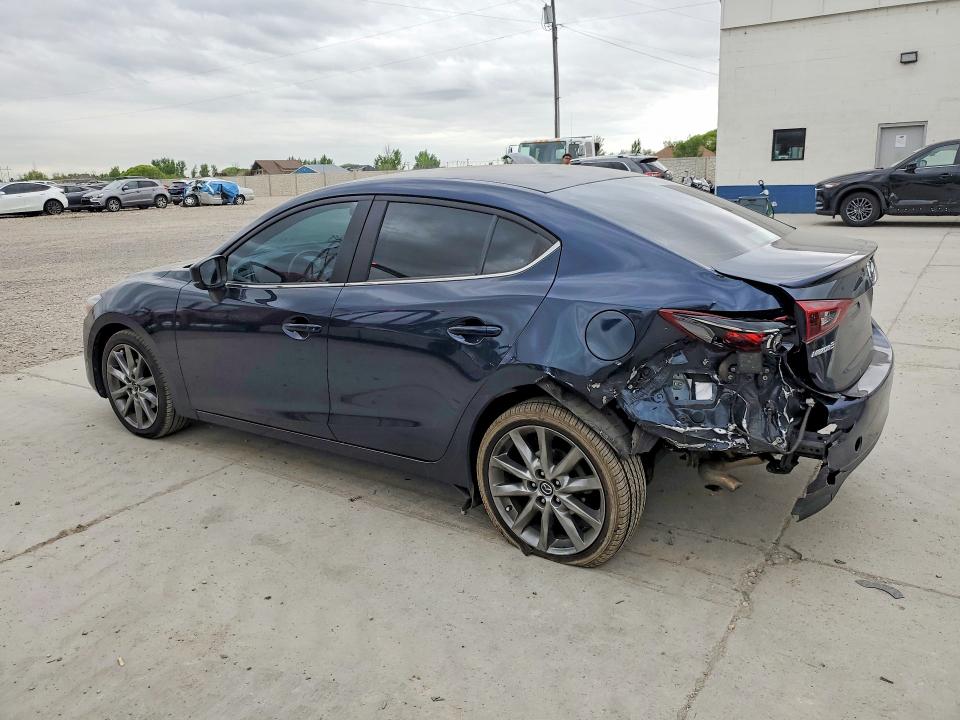 52559026 :رقم المزاد ، 3MZBN1V37JM215129 vin ، 2018 Mazda 3 مزاد بيع
