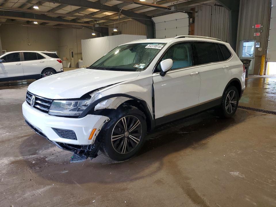 Продажа на аукционе авто 2018 Volkswagen Tiguan, vin: 3VV2B7AX7JM122474, номер лота: 54370516