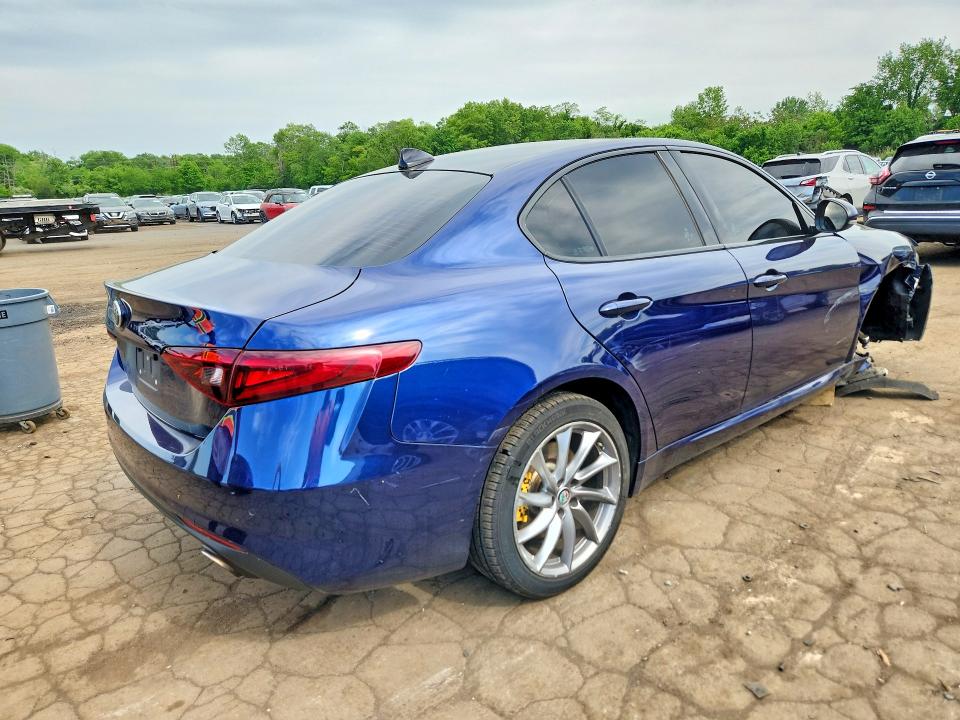 54864616 :رقم المزاد ، ZARFAEDN6H7556817 vin ، 2017 Alfa Romeo Giulia مزاد بيع