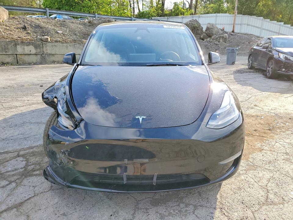 2024 Tesla Model Y მანქანა იყიდება აუქციონზე, vin: 7SAYGDEE7RA222138, აუქციონის ნომერი: 52290786