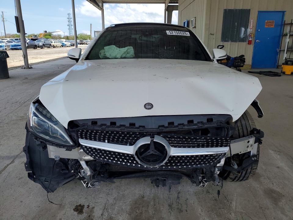 52155526 :رقم المزاد ، WDDWJ4JBXHF389971 vin ، 2017 Mercedes-benz C مزاد بيع