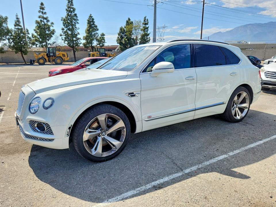 Продаж на аукціоні авто 2018 Bentley Bentayga, vin: SJAAC2ZV8JC017622, номер лоту: 55376166
