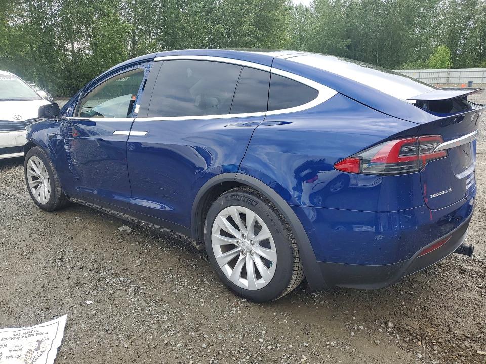 53762836 :رقم المزاد ، 5YJXCAE27JF105224 vin ، 2018 Tesla Model X مزاد بيع
