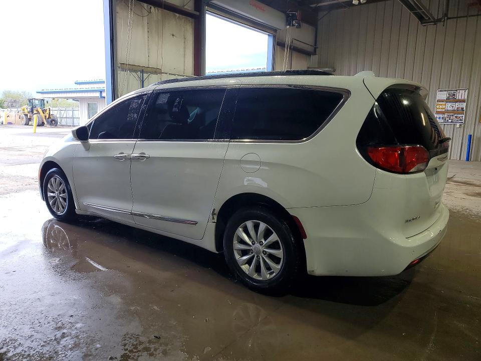 Продажа на аукционе авто 2017 Chrysler Pacifica, vin: 2C4RC1BG3HR576181, номер лота: 52987226