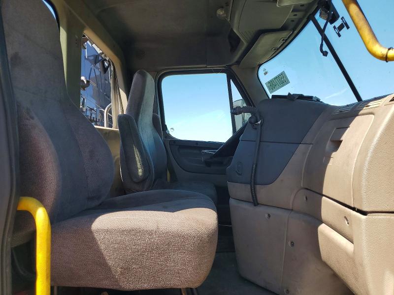 Продажа на аукционе авто 2017 Freightliner Cascadia 125, vin: 1FUJGEDR1HLHP0641, номер лота: 55377486