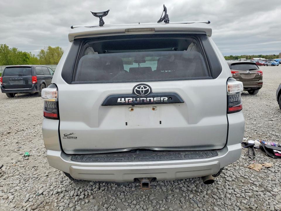 52546136 :رقم المزاد ، JTEBU5JR7H5424888 vin ، 2017 Toyota 4runner مزاد بيع