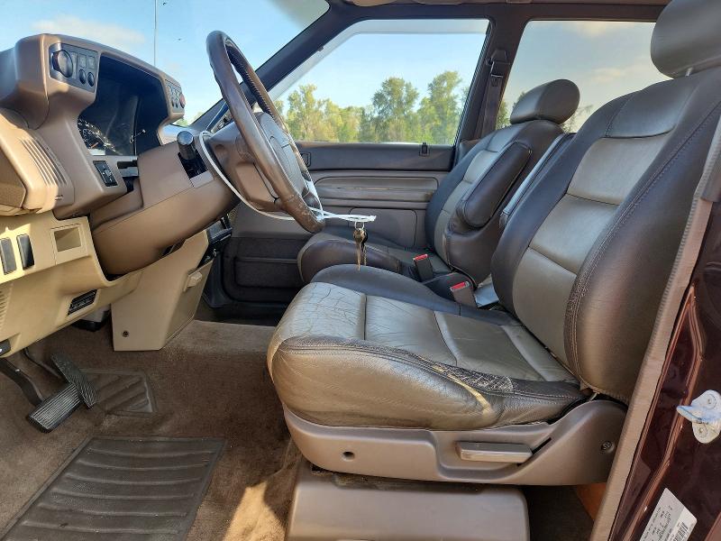 52238646 :رقم المزاد ، JM3LV5236S0706791 vin ، 1995 Mazda Mpv مزاد بيع