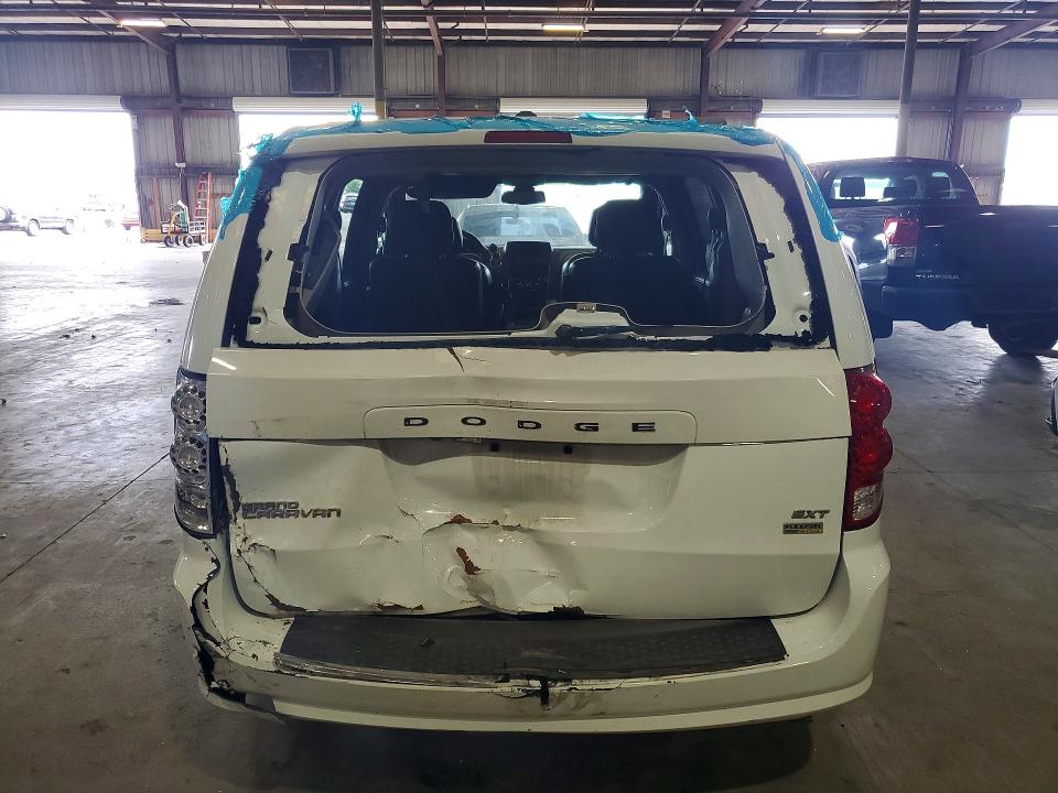 51889626 :رقم المزاد ، 2C4RDGCG7JR325782 vin ، 2018 Dodge Grand Caravan مزاد بيع