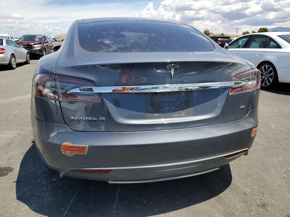 Продажа на аукционе авто 2013 Tesla Model S, vin: 5YJSA1CN5DFP17892, номер лота: 55012456