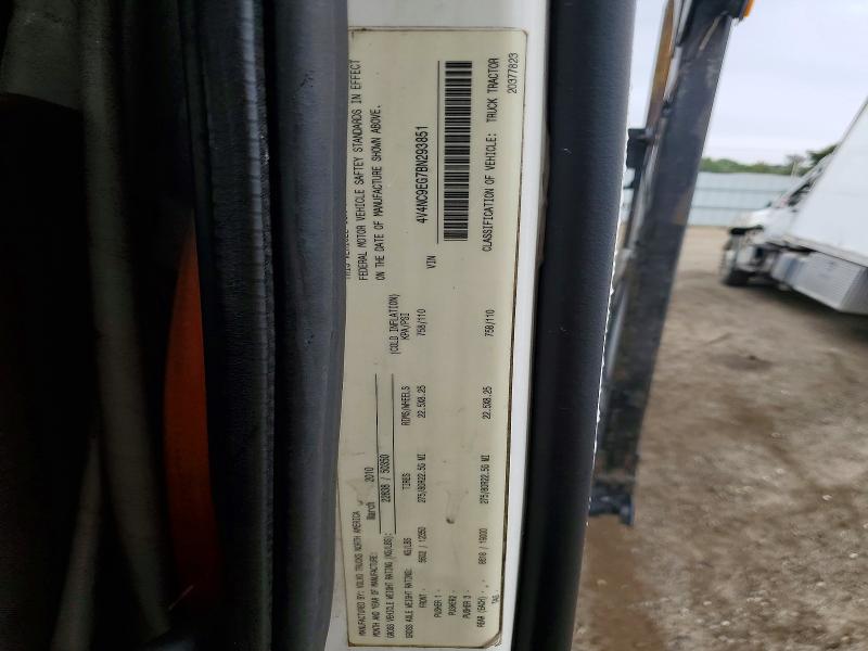 2011 Volvo Vn მანქანა იყიდება აუქციონზე, vin: 4V4NC9EG7BN293851, აუქციონის ნომერი: 53843386