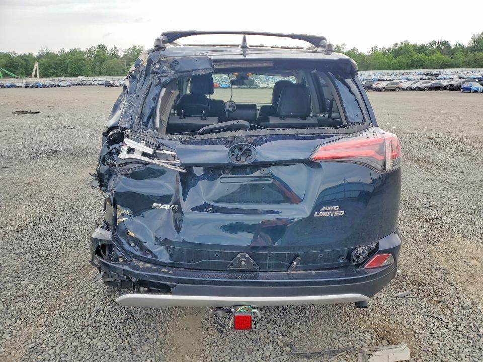 2018 Toyota Rav4 მანქანა იყიდება აუქციონზე, vin: JTMDFREV0JJ256630, აუქციონის ნომერი: 54878106