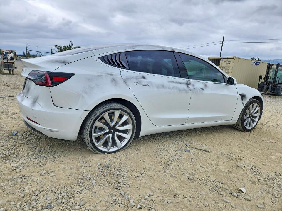 Продажа на аукционе авто 2020 Tesla Model 3, vin: 5YJ3E1EA4LF590957, номер лота: 52715336