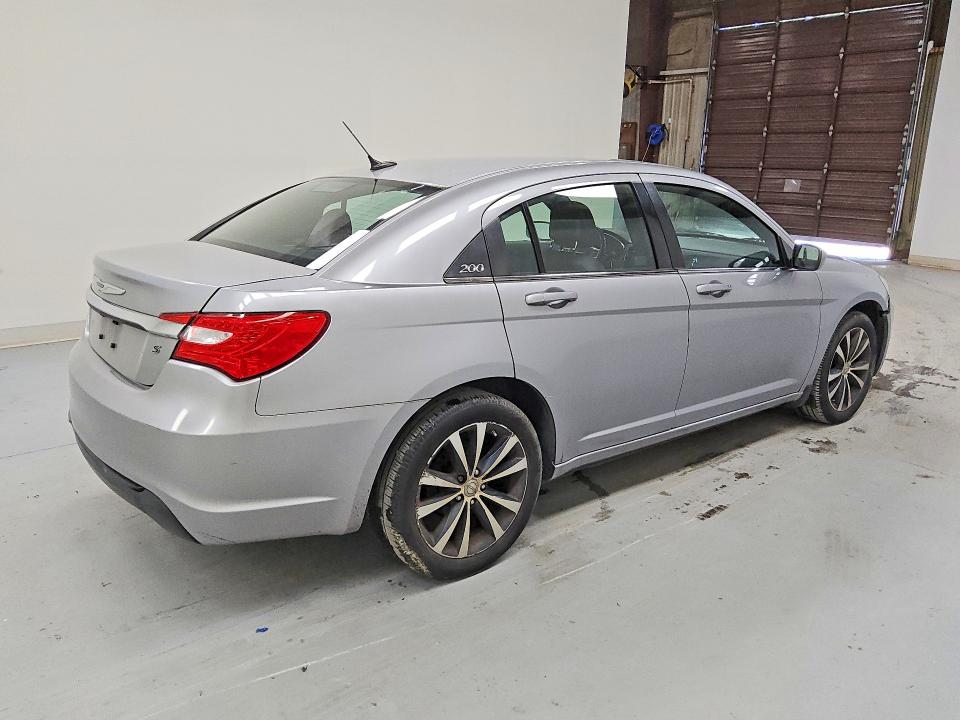 2013 Chrysler 200 მანქანა იყიდება აუქციონზე, vin: 1C3CCBBB8DN516019, აუქციონის ნომერი: 52562986