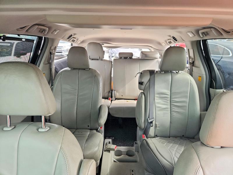 Продажа на аукционе авто 2011 Toyota Sienna, vin: 5TDYK3DC2BS120627, номер лота: 53647956
