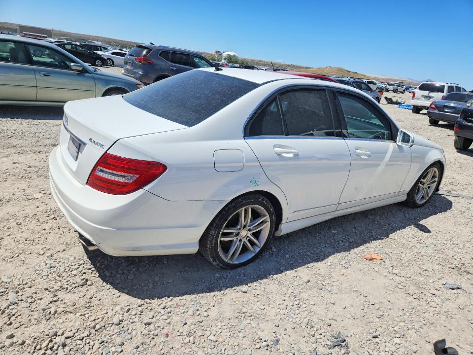 52031956 :رقم المزاد ، WDDGF8AB2DR242615 vin ، 2013 Mercedes-benz C مزاد بيع