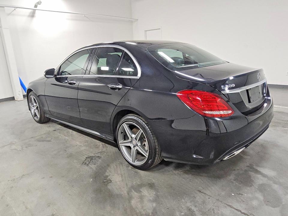 51430996 :رقم المزاد ، 55SWF4KB8FU014073 vin ، 2015 Mercedes-benz C مزاد بيع