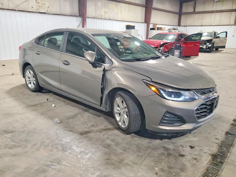 55121236 :رقم المزاد ، 1G1BE5SM3K7103889 vin ، 2019 Chevrolet Cruze مزاد بيع